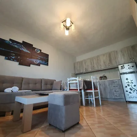 Blue Moon Apartment Ksamil
