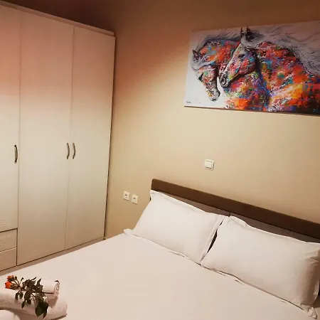 Blue Moon Apartment *