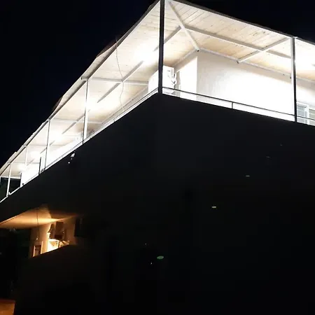 Blue Moon Apartment Ksamil